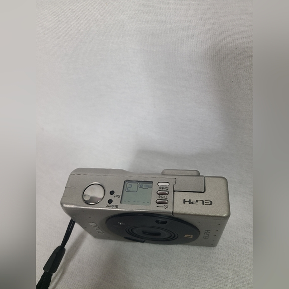 Vintage Canon ELPH APS Point and Shoot Film Camera 24-48mm Zoom-Read Description - Picture 2 of 8